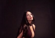 40-летняя Меган Фокс взорвала сеть горячей фотосессией в белье