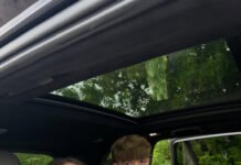“Под звуки гонга”: автор хита “Изумрудное небо” DREVO женился и показал первые свадебные фото