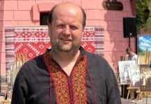 Бронюк показал дочь-выпускницу на ее последнем звонке в школе