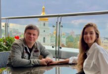 Холоденко публично назвала брак Комарова с Кучеренко «постановкой»
