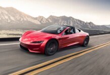 Презентацію "ракетного" Tesla Roadster перенесли