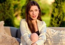 Леди в красном: Соловий устроила соблазнительную фотосессию в мини-платье