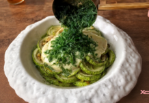 Самое вкусное блюдо из кабачков за 15 минут: ничего не нужно жарить (РЕЦЕПТ)