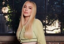 Линдси Лохан поздравила сына с 3-летием и показала семейное фото