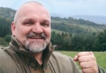 В платье с леопардовым принтом: Вирастюк показал редкие фото с любимой