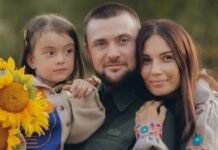 Жена рэпера Yarmak показала их свадебные фото по случаю 10-летия брака