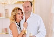 Бронюк отметил 18-ю годовщину брака с женой и показал архивные фото со свадьбы