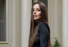 Ксения Мишина показала себя в леопардовых лосинах в 18 лет