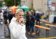 Жіноча вітровка: як вибрати легкий верхній одяг для прогулянок, подорожей і активного відпочинку