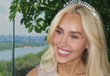 Море цветов и 2 кг раков: Даша Квиткова показала, как отпраздновала 28-летие
