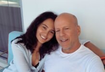 Жена Брюса Уиллиса показала его младших дочерей и внучку