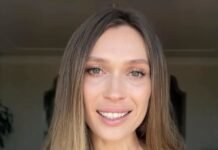 Светлицкая в облегающих шортах показалась за игрой в падл
