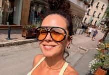 Каменских снялась голой на отдыхе во Франции