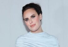 Донька Брюса Вілліса вийшла заміж: її весільну сукню Balenciaga створювали 712 годин