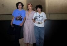 Лопес показала, как проводит время с детьми в Италии перед их поступлением в колледж