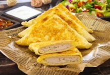 Треугольники из лаваша с фаршем