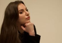 Дочь Кузьмы Скрябина сообщила о прилете в ее дом