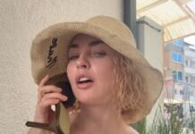 Булитко показала любимую “немного болезненную” процедуру для декольте и лица