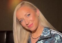 Матвиенко в мини и прозрачных гольфах спела на улице свою новую песню