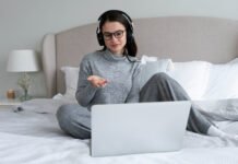 Никаких неловких пауз: как общаться с коллегами при удаленной работе и заводить дружбу без офиса