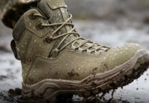 До 44 годин у воді, а також тест на прокол – яку перевірку на міцність проходять черевики для ЗСУ
