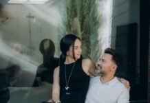 “Важно, чтобы обиды не гнили внутри”: Тимур Мирошниченко раскрыл секрет счастливого брака