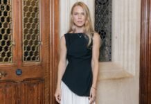 В купальнике у бассейна: Фреймут показала фото из Испании