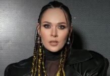 В кожаной юбке и яркой блузке: Юлия Санина поразила образом в свое 36-летие